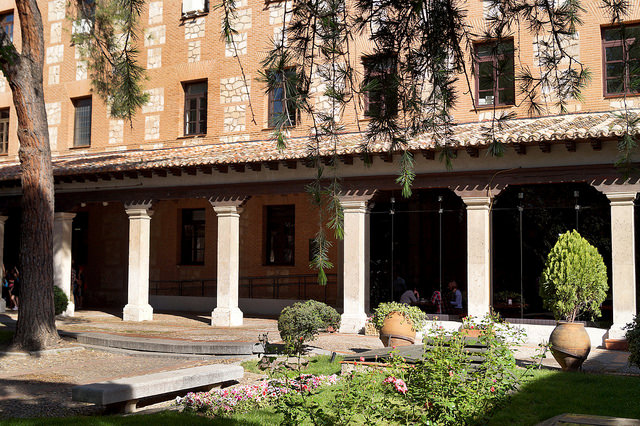 Residencia San Ildefonso en Alcalá-ciudad